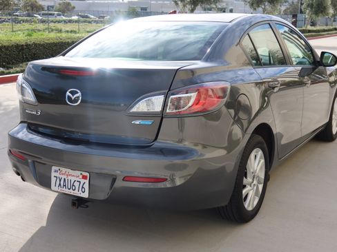 Used 2013 MAZDA MAZDA3 i Touring image 8