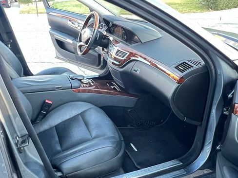 Used 2010 Mercedes-Benz S 550 image 11