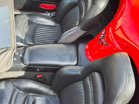 Used 1999 Chevrolet Corvette Convertible w/ Memory Pkg image 11
