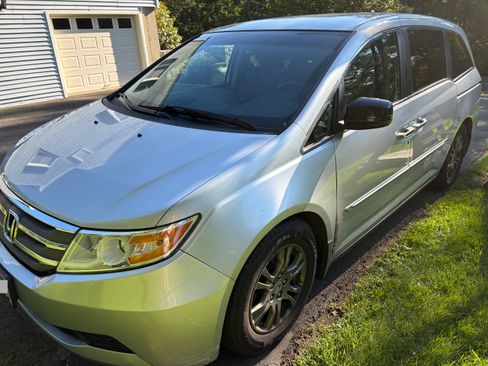 Used 2012 Honda Odyssey EX image 2
