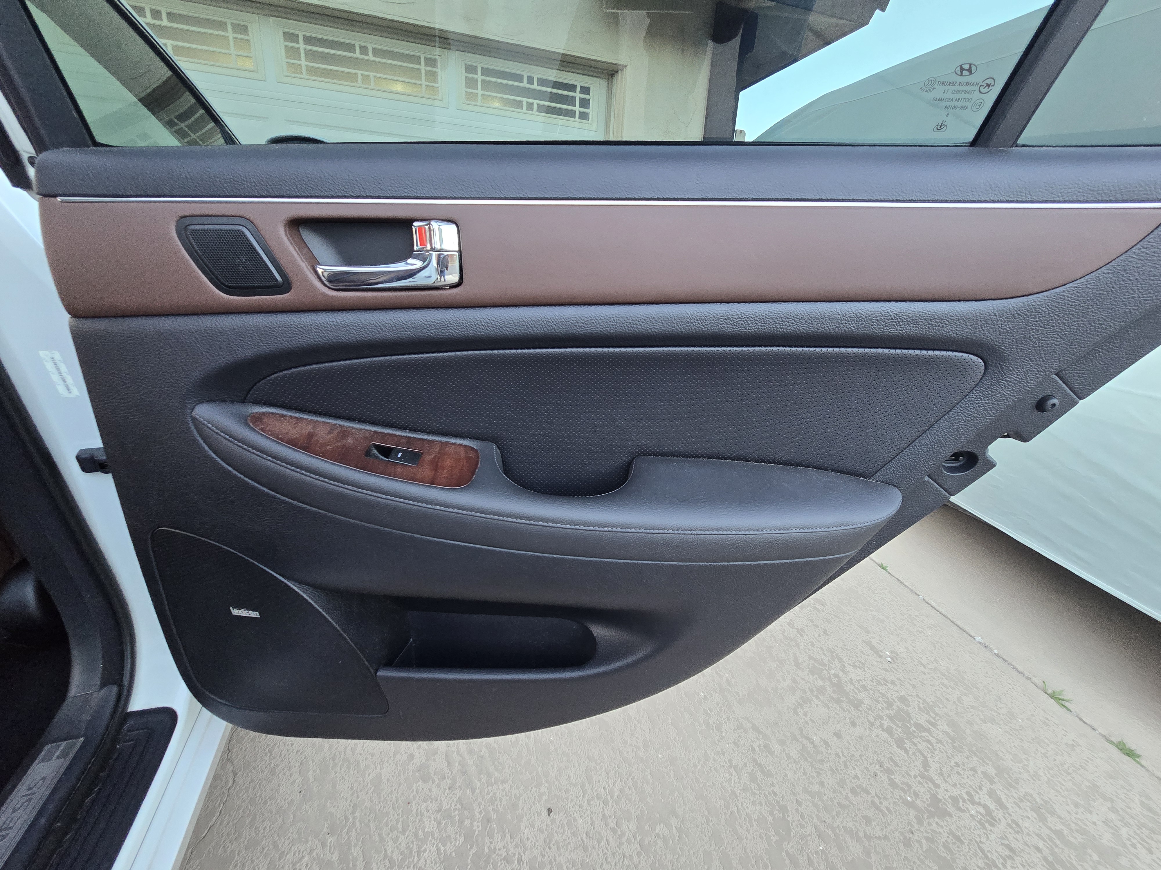 Used 2009 Hyundai Genesis 3.8 w/ Technology Pkg 4 RWD image 25