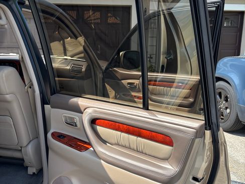 Used 2001 Lexus LX 470 470 Sport Utility 4D image 21