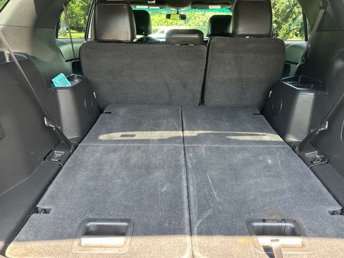 Used 2015 Ford Explorer XLT w/ Equipment Group 202B AWD/4WD image 8