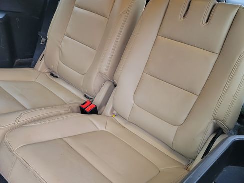 Used 2016 Ford Explorer XLT w/ Equipment Group 202A image 6