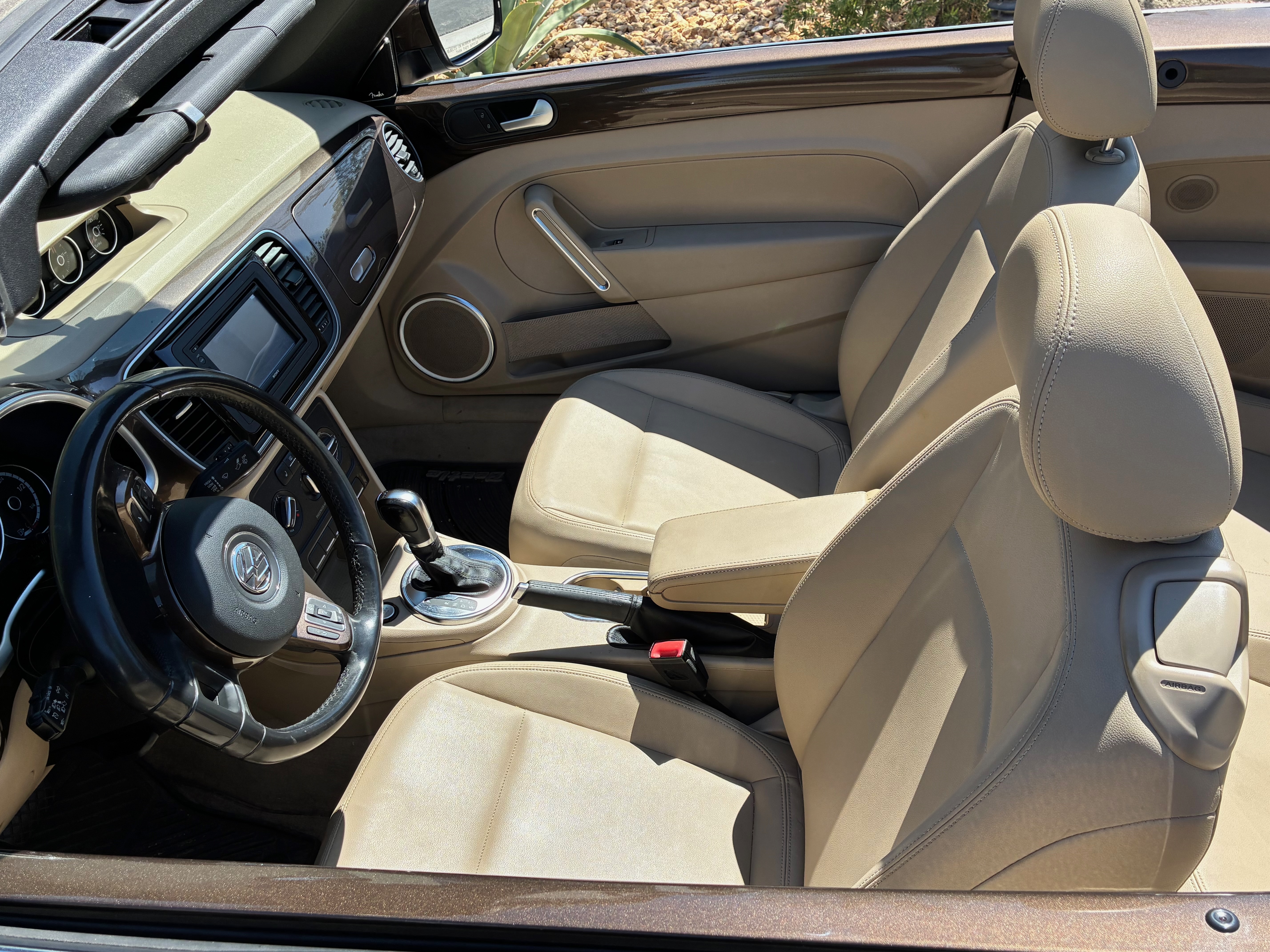 Used 2013 Volkswagen Beetle TDI FWD image 4