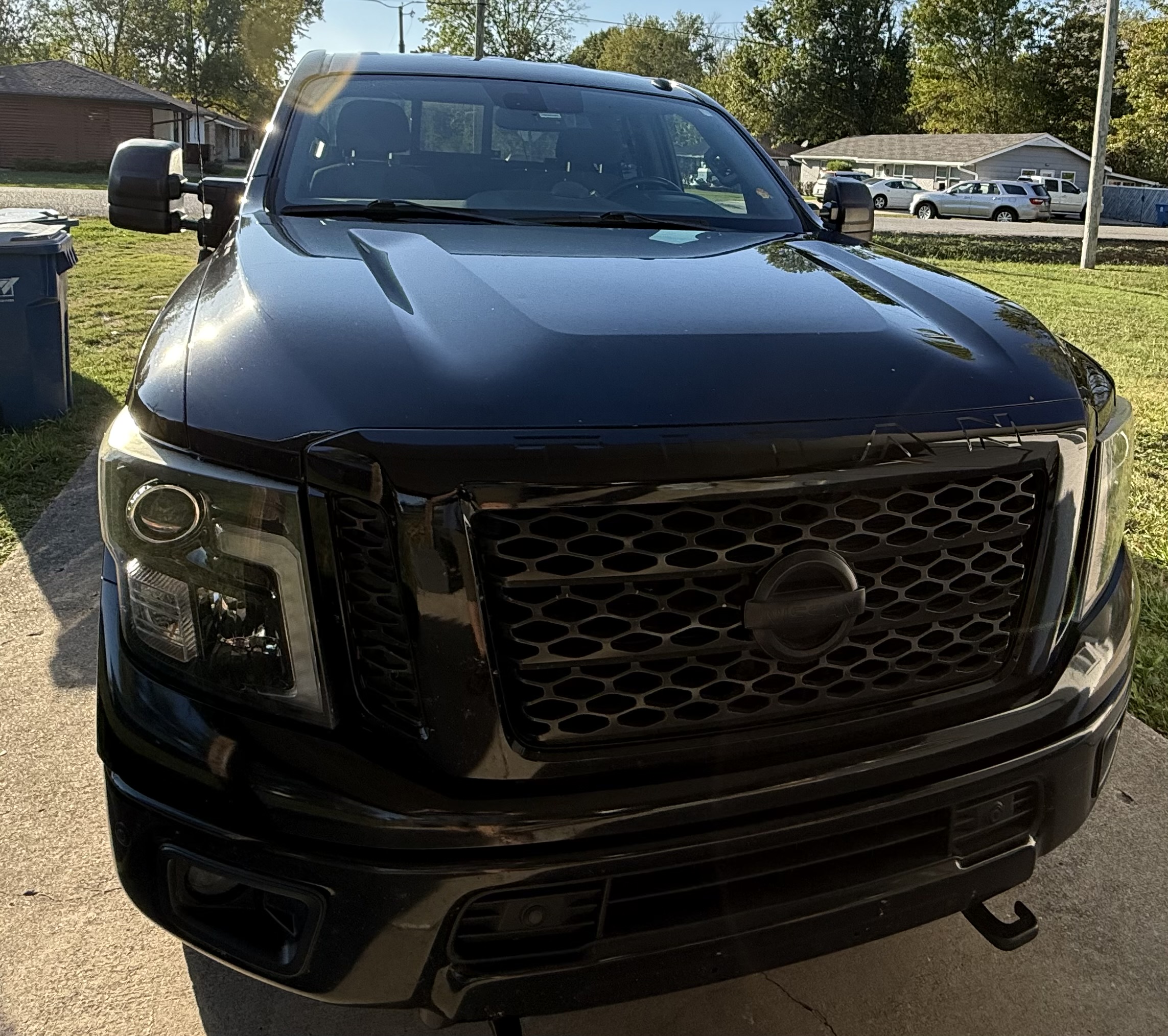 Used 2018 Nissan Titan SV w/ SV Convenience Package AWD/4WD image 1