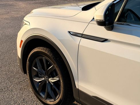 Used 2023 Volkswagen Tiguan SE image 8