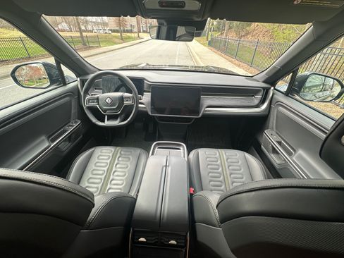 Used 2025 Rivian R1S Adventure image 20