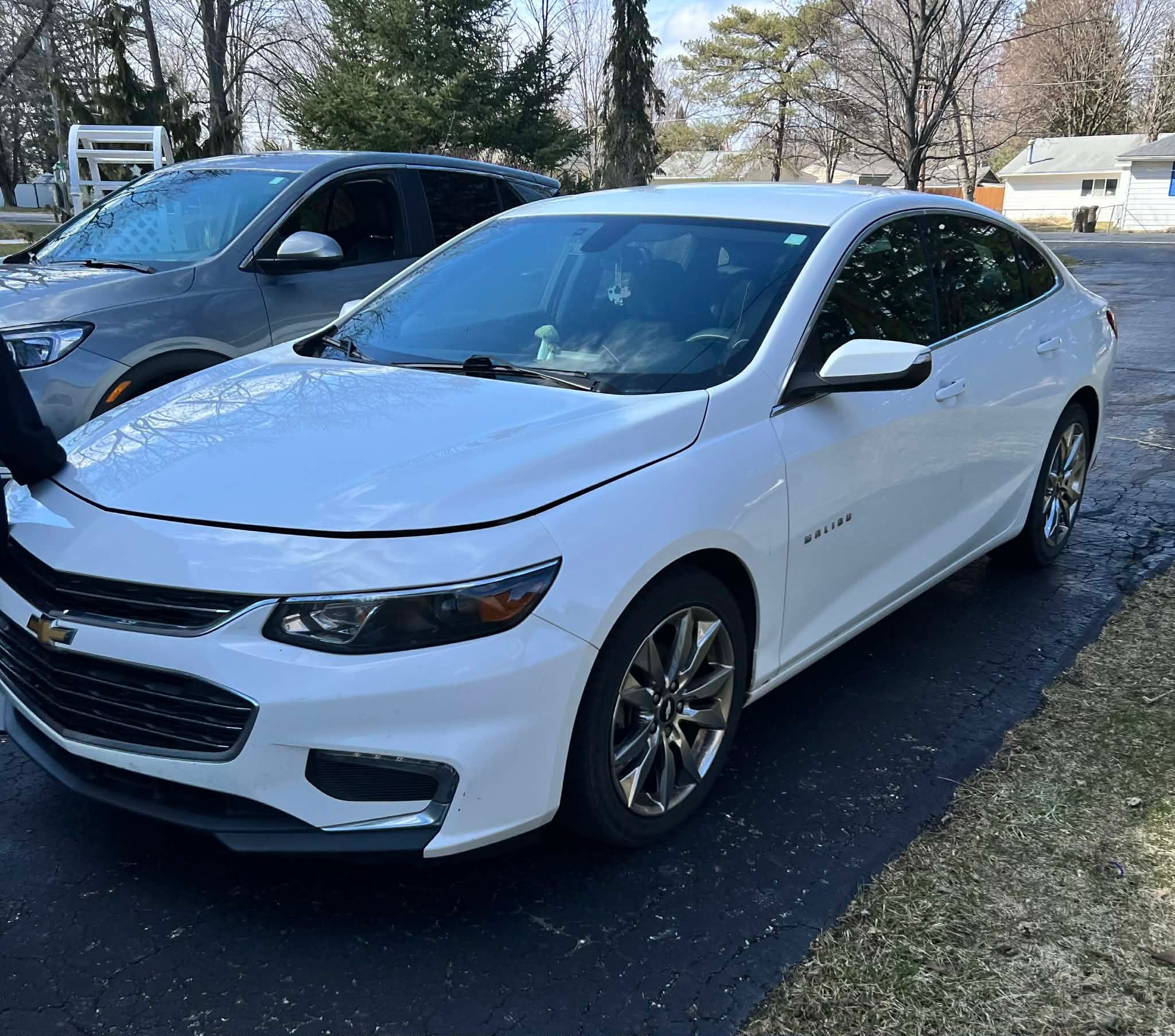 Used 2017 Chevrolet Malibu LT FWD image 5