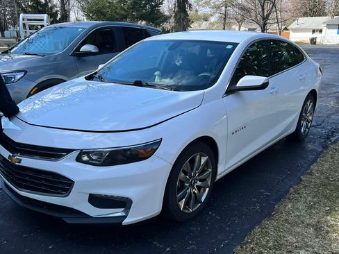 Used 2017 Chevrolet Malibu LT image 5