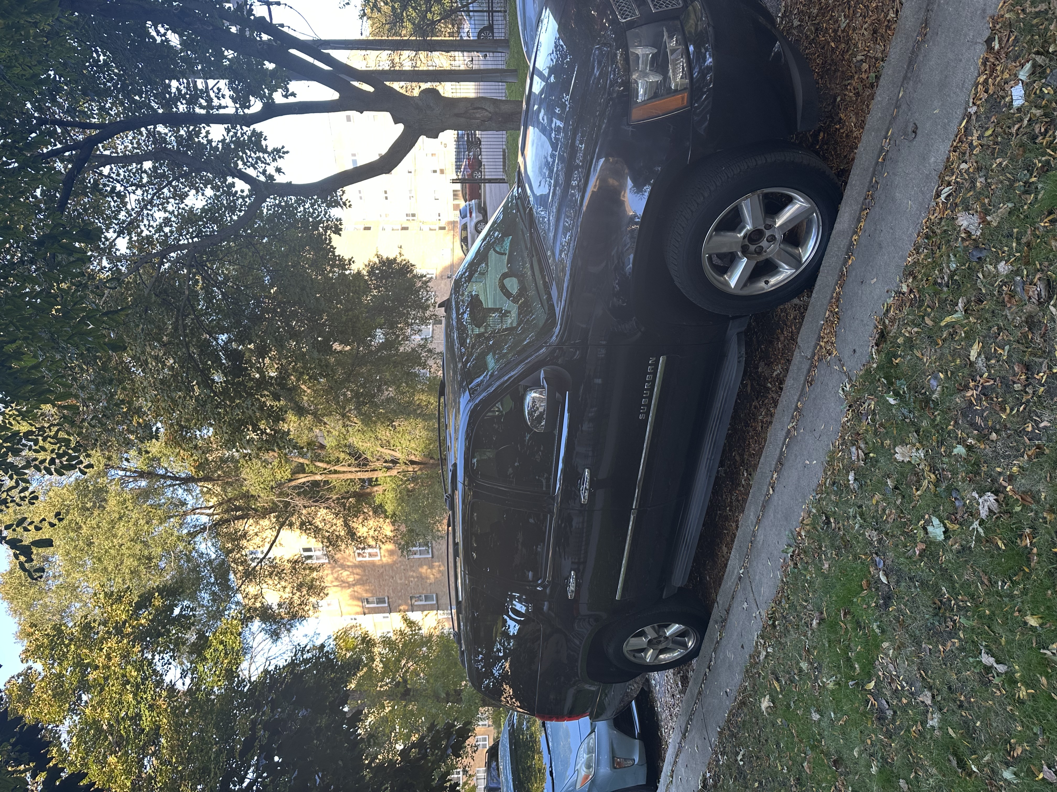 Used 2014 Chevrolet Suburban LTZ AWD/4WD image 9