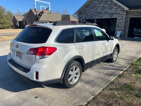 Used 2014 Subaru Outback 3.6R Limited image 5