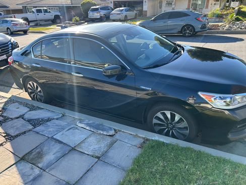 Used 2017 Honda Accord EX-L image 1