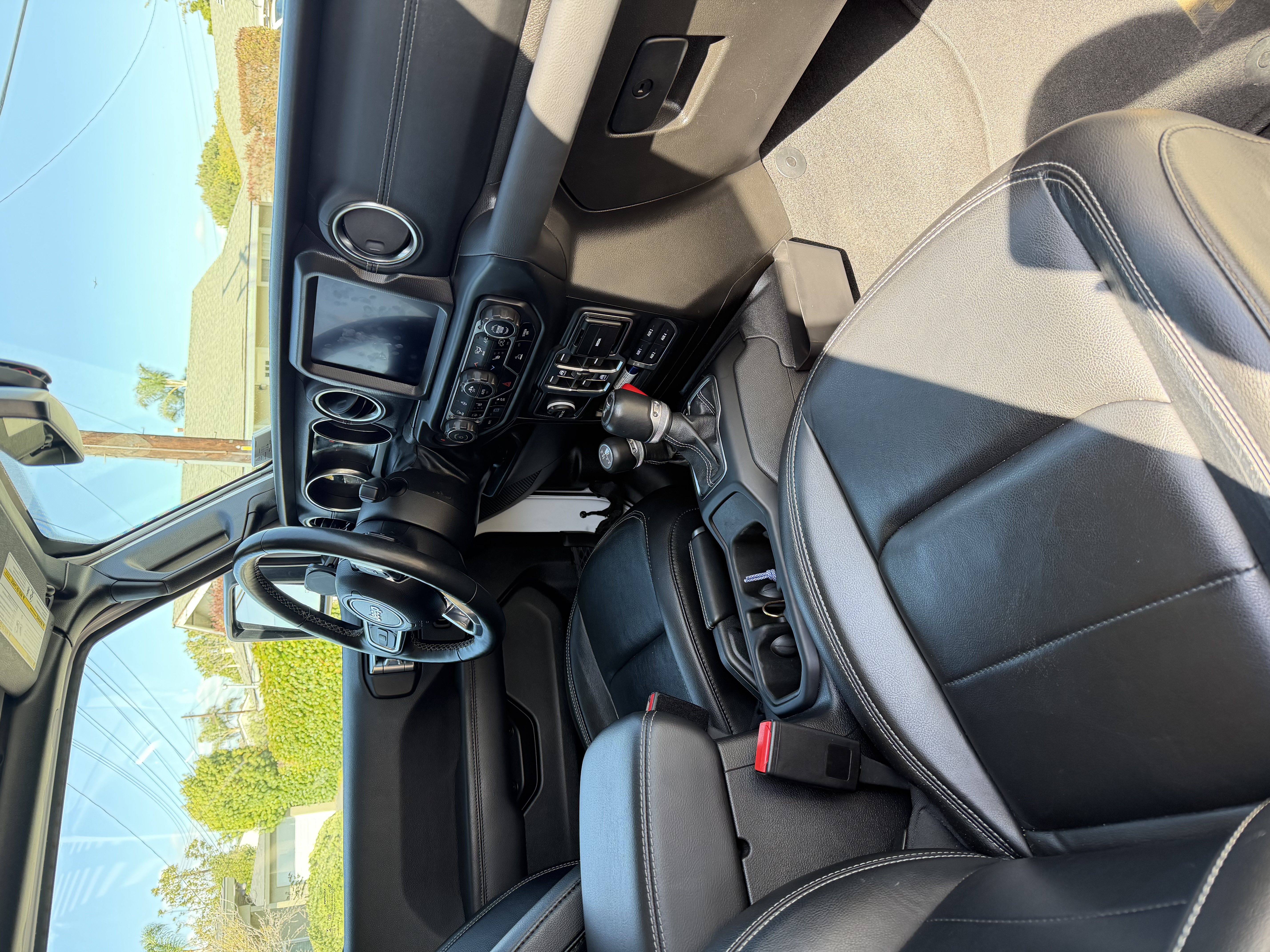 Used 2023 Jeep Wrangler Unlimited Sahara w/ Cold Weather Group AWD/4WD image 27