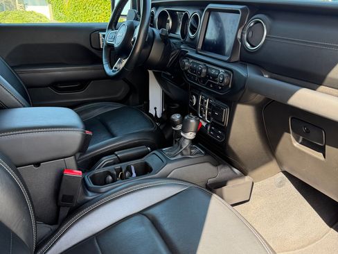 Used 2023 Jeep Wrangler Unlimited Sahara w/ Cold Weather Group AWD/4WD image 27