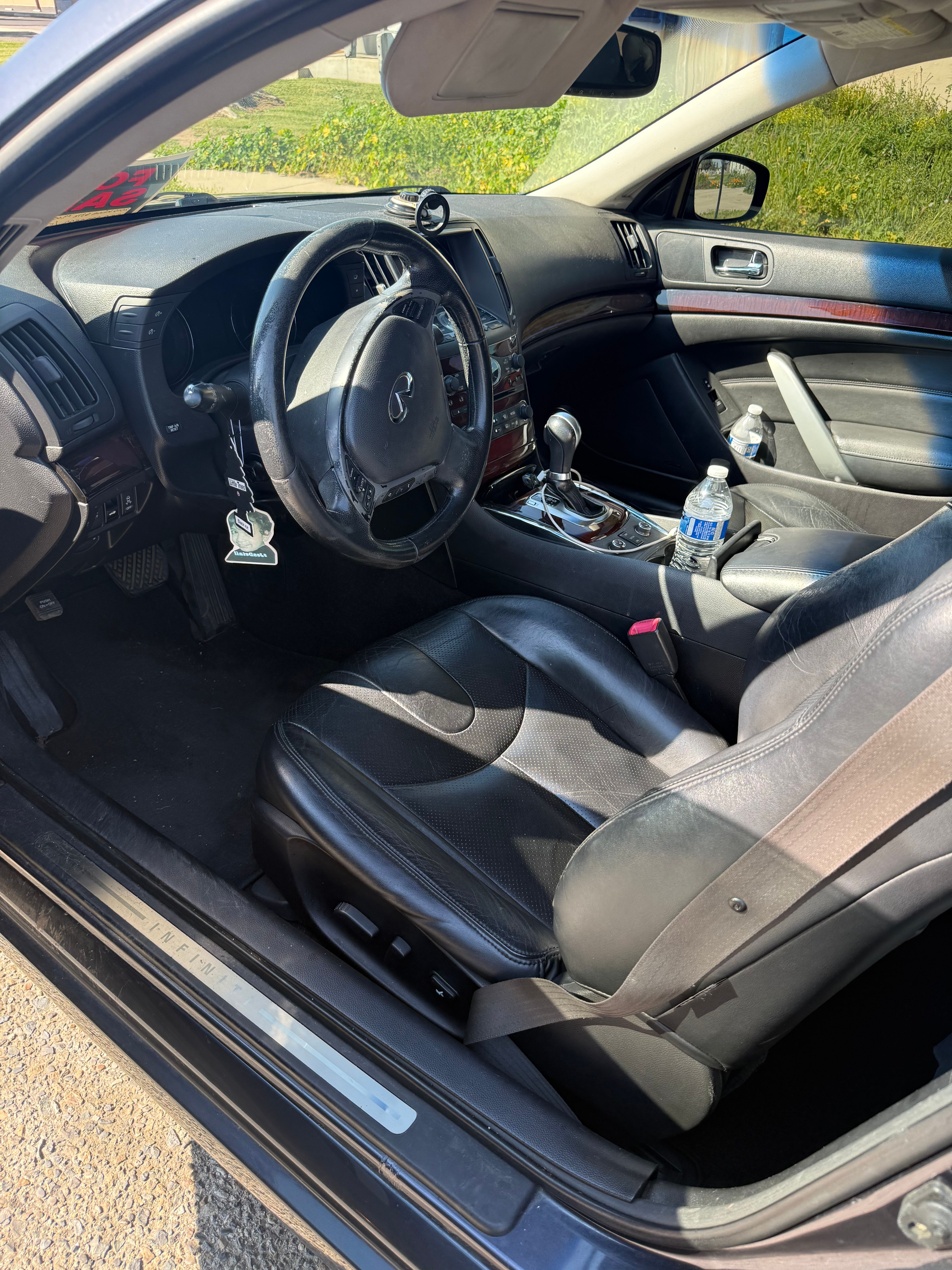 Used 2010 INFINITI G37 x Coupe w/ Premium Pkg AWD/4WD image 2