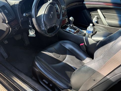 Used 2010 INFINITI G37 x Coupe w/ Premium Pkg image 2