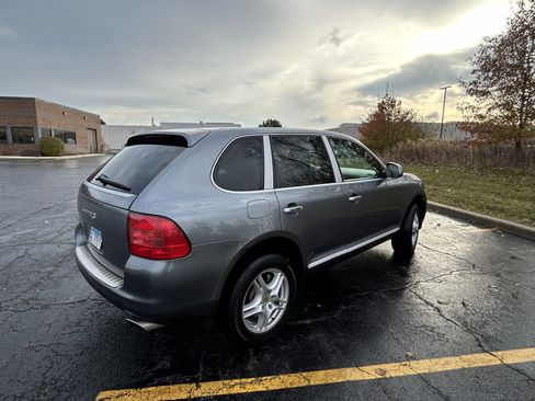 Used 2004 Porsche Cayenne S image 10