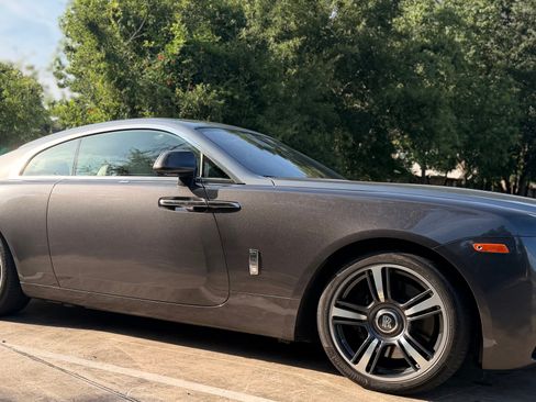 Used 2014 Rolls-Royce Wraith RWD image 5