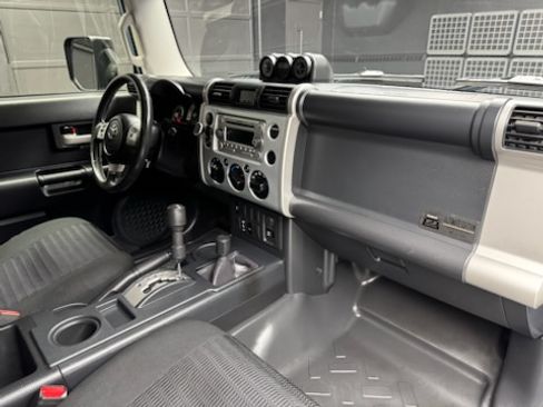 Used 2014 Toyota FJ Cruiser Sport Utility 2D w/ Trail Teams Ultimate Edition image 10