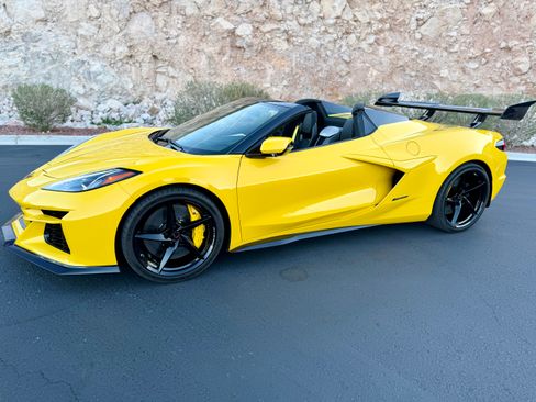 Used 2025 Chevrolet Corvette E-Ray image 1