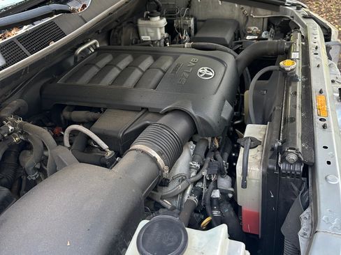 Used 2015 Toyota Sequoia Platinum AWD/4WD image 4