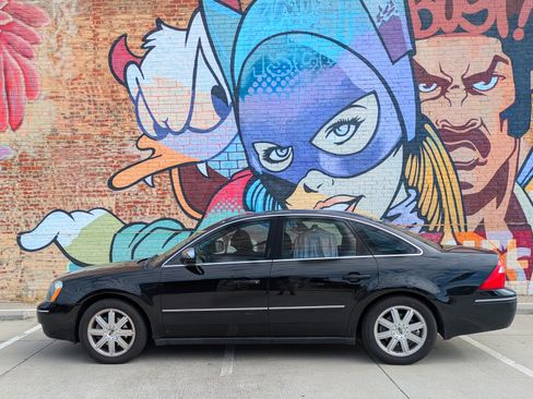 Used 2005 Ford Five Hundred Limited image 32