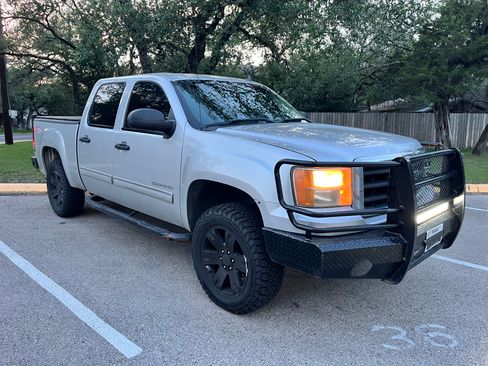 Used 2010 GMC Sierra 1500 SLE w/ Power Pack Plus AWD/4WD image 6
