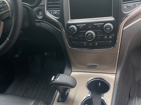 Used 2014 Jeep Grand Cherokee Limited image 9