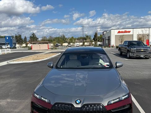 Used 2023 BMW 760i xDrive image 11