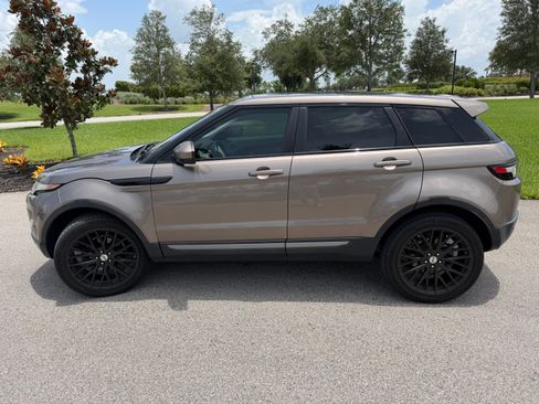Used 2015 Land Rover Range Rover Evoque Pure Plus AWD/4WD image 9
