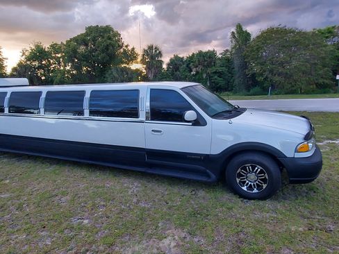 Used 1999 Lincoln Navigator 2WD image 14