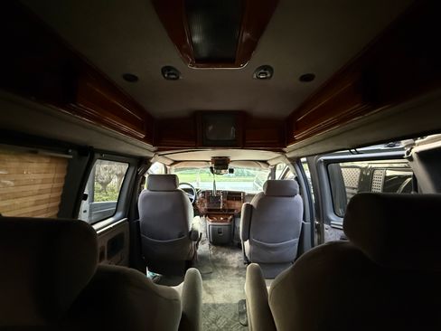 Used 2004 Chevrolet Express 1500 image 8