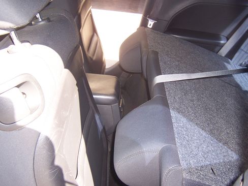 Used 2013 Dodge Challenger SXT image 27