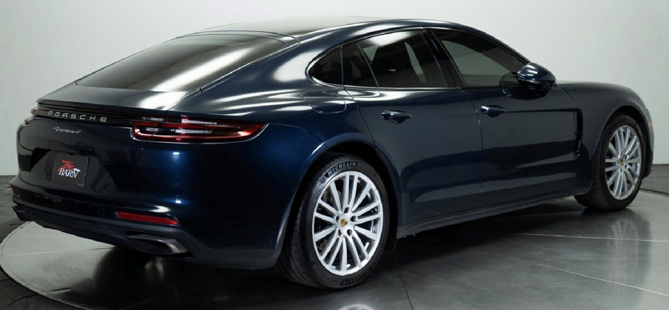 Used 2017 Porsche Panamera image 2