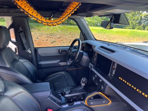 Used 2021 Ford Bronco Badlands image 8