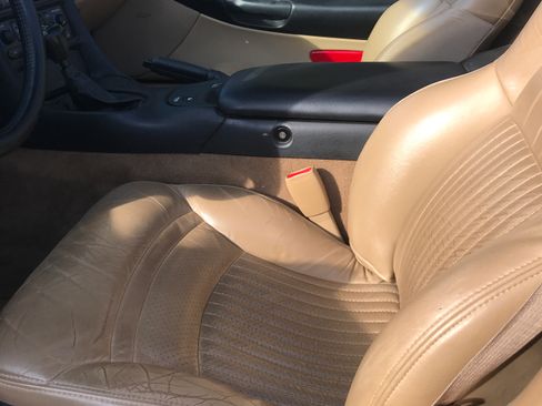 Used 2000 Chevrolet Corvette Convertible w/ Performance Handling Pkg image 8