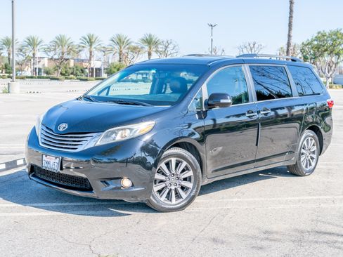 Used 2015 Toyota Sienna Limited Premium image 1