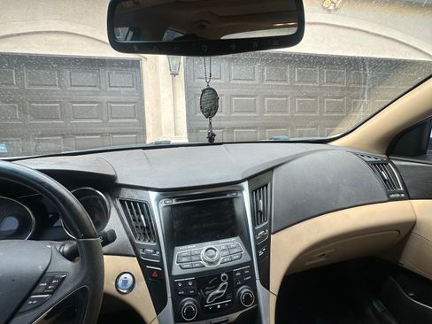 Used 2012 Hyundai Sonata Limited w/ Navigation Pkg FWD image 10