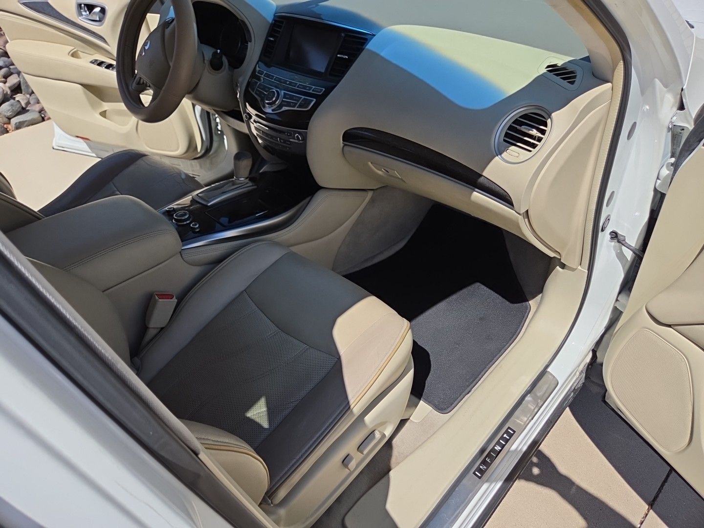 Used 2013 INFINITI JX35 FWD w/ Premium Pkg image 12