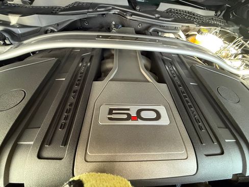 Used 2018 Ford Mustang GT Premium w/ Equipment Group 401A image 4