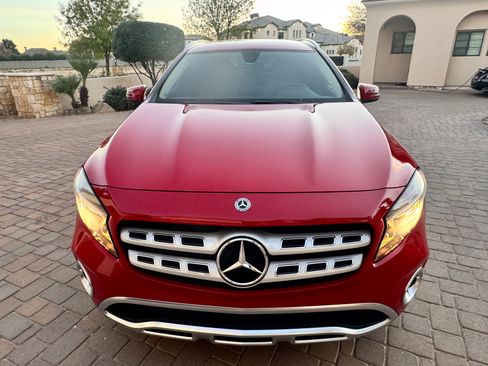 Used 2019 Mercedes-Benz GLA 250 250 Sport Utility 4D image 6
