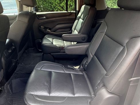 Used 2020 Chevrolet Suburban LT w/ RST Edition RWD image 13