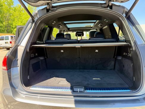 Used 2021 Mercedes-Benz GLS 450 4MATIC image 12