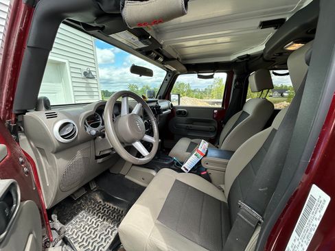 Used 2010 Jeep Wrangler Unlimited Sahara w/ Trailer Tow Group AWD/4WD image 8