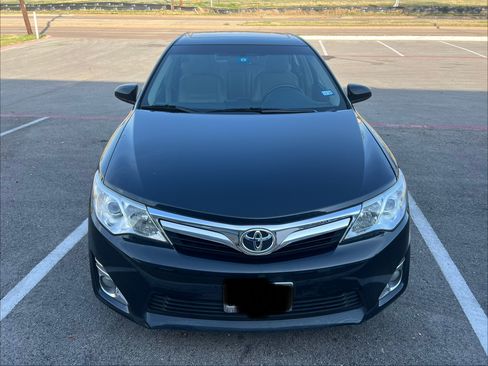 Used 2014 Toyota Camry XLE image 8