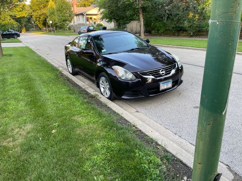 Used 2012 Nissan Altima 2.5 S w/ Convenience Pkg FWD image 2