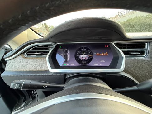 Used 2013 Tesla Model S image 26