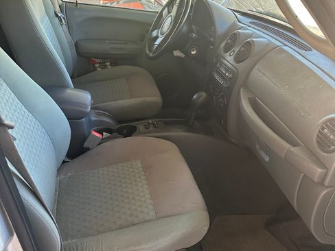 Used 2007 Jeep Liberty Sport image 13