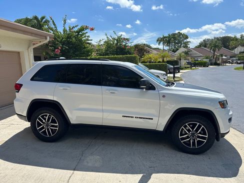 Used 2020 Jeep Grand Cherokee Trailhawk w/ Trailhawk Luxury Group image 5